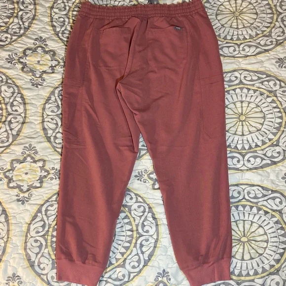 FIGS Zamora Jogger Scrub Pants Womens Size S Pink Nurse Slim Fit Pockets Cargo - Picture 13 of 15